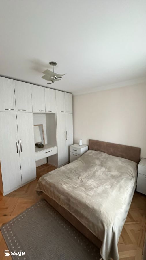 ioane petritsi st. 3 - 3 rooms