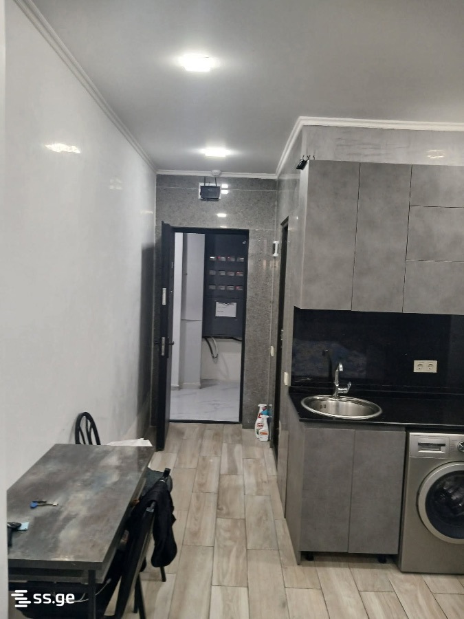 6 - 1 rooms