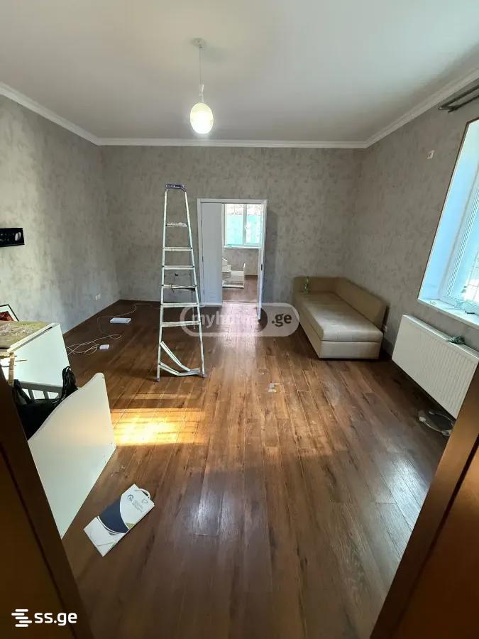 bakhtrioni st. 10 - 4 rooms