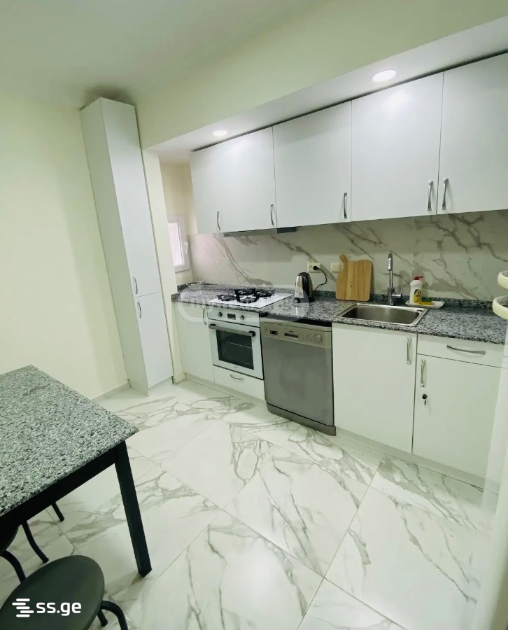 8 - 4 rooms