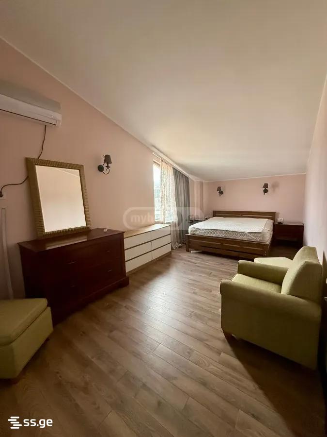 E. Amashukeli st. 1 - 4 rooms