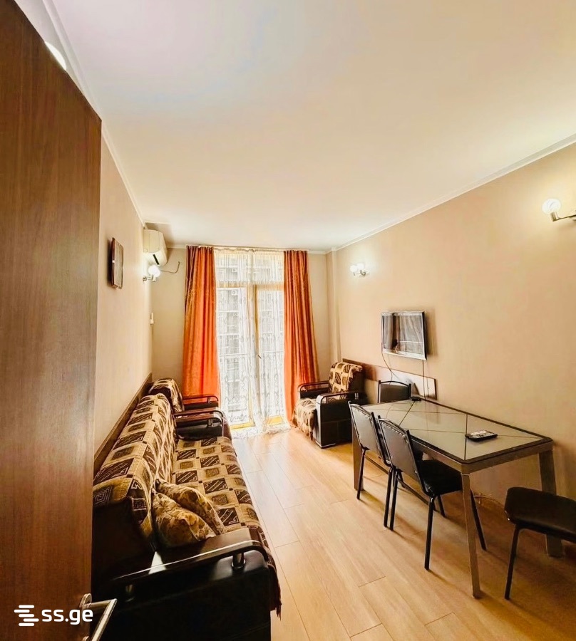 4 - 2 rooms