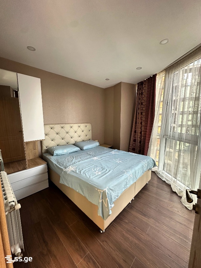 R. Nizharadze st. 1 - 3 rooms