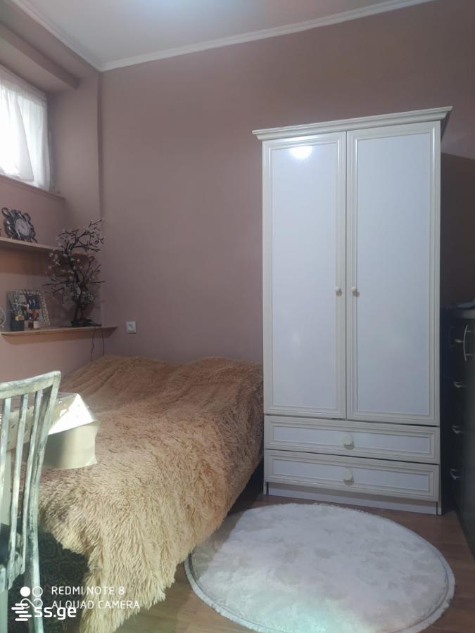cinamdzgrishvili st. 3 - 1 rooms