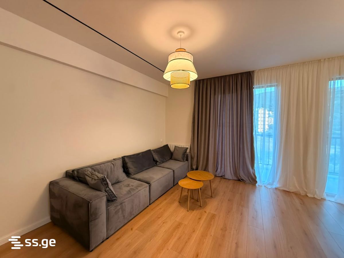 universiteti st. 46 - 4 rooms