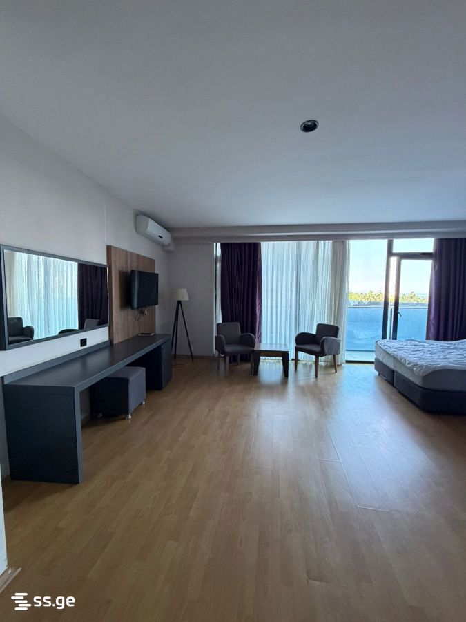 Lech and Maria Kaczynski street 1 - 1 rooms