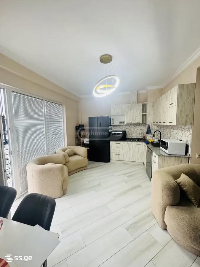 61) 34 - 3 rooms