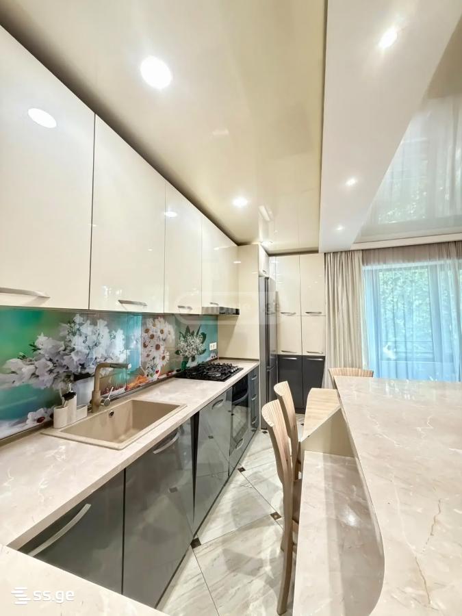 Ts. Dadiani st. (nadzaladevi) - 4 rooms