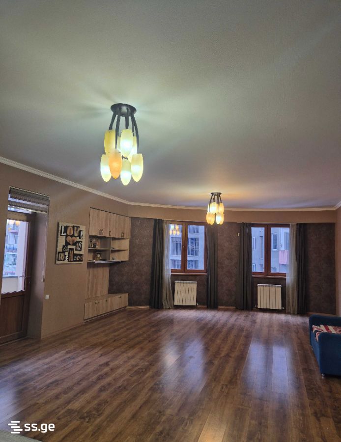 aslanidi st. 19\21 - 3 rooms