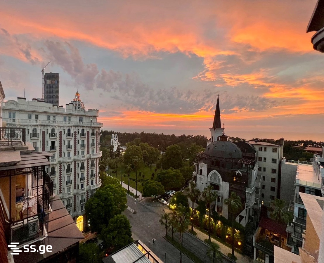 Sh. Rustaveli Ave. 15 - 4 rooms