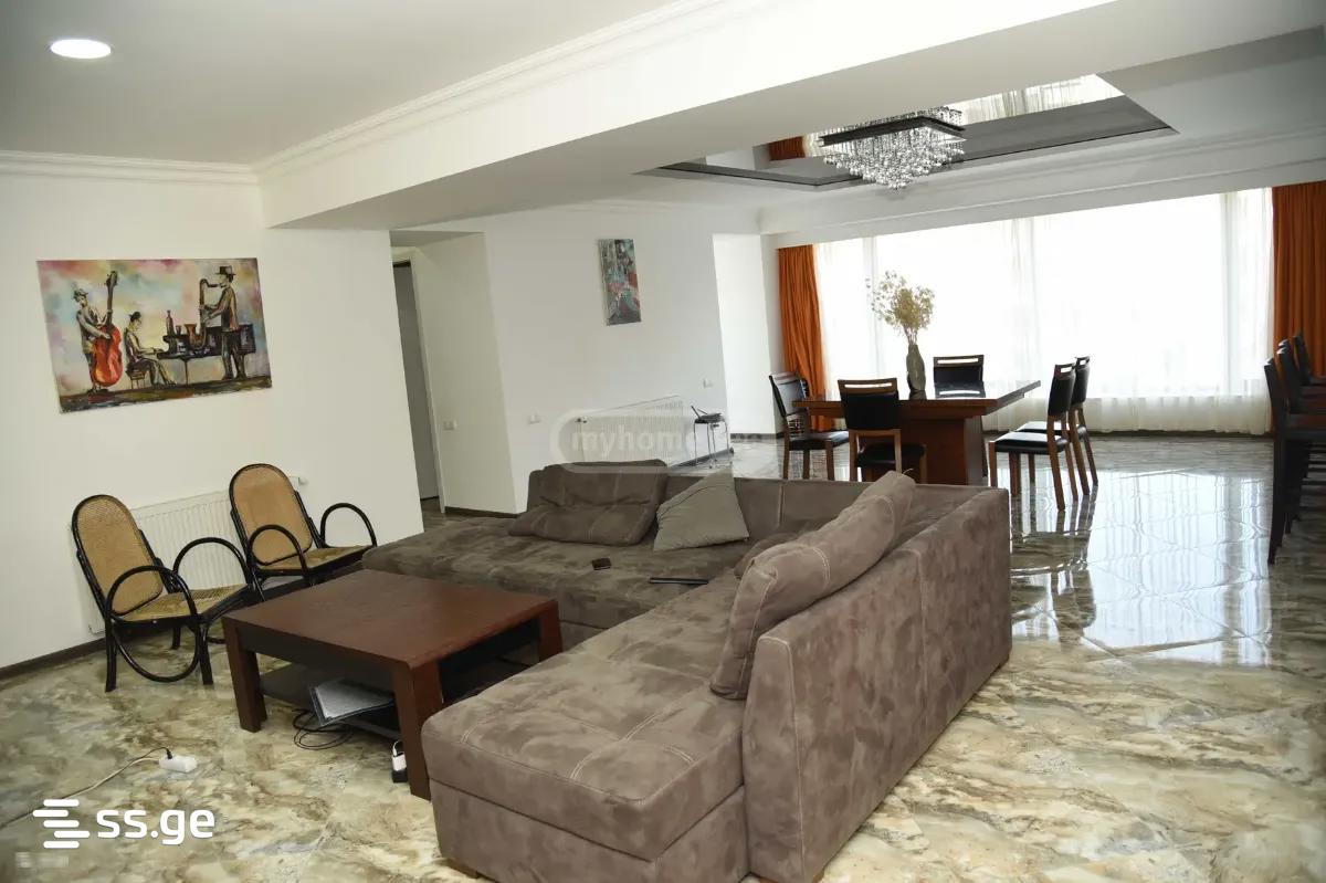Panaskerteli-Tsitsishvili st. - 4 rooms