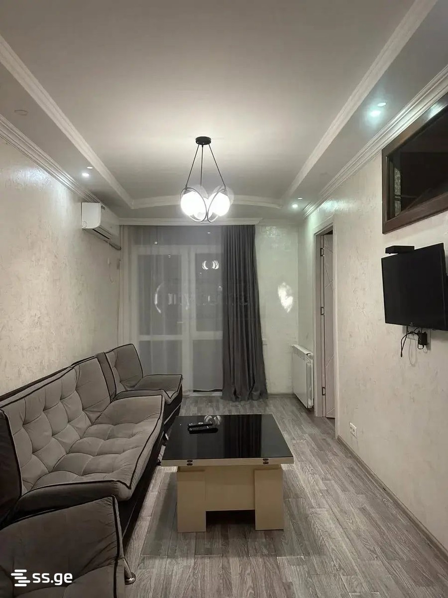 8 - 3 rooms