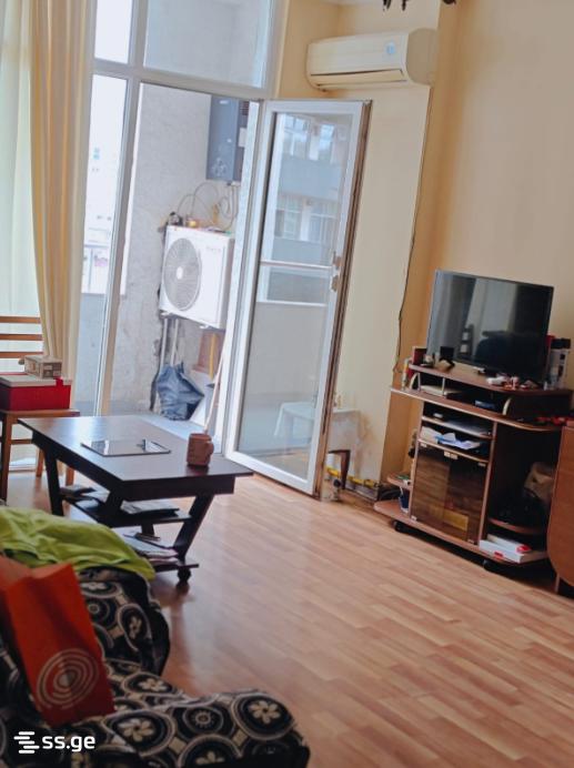 8 - 2 rooms