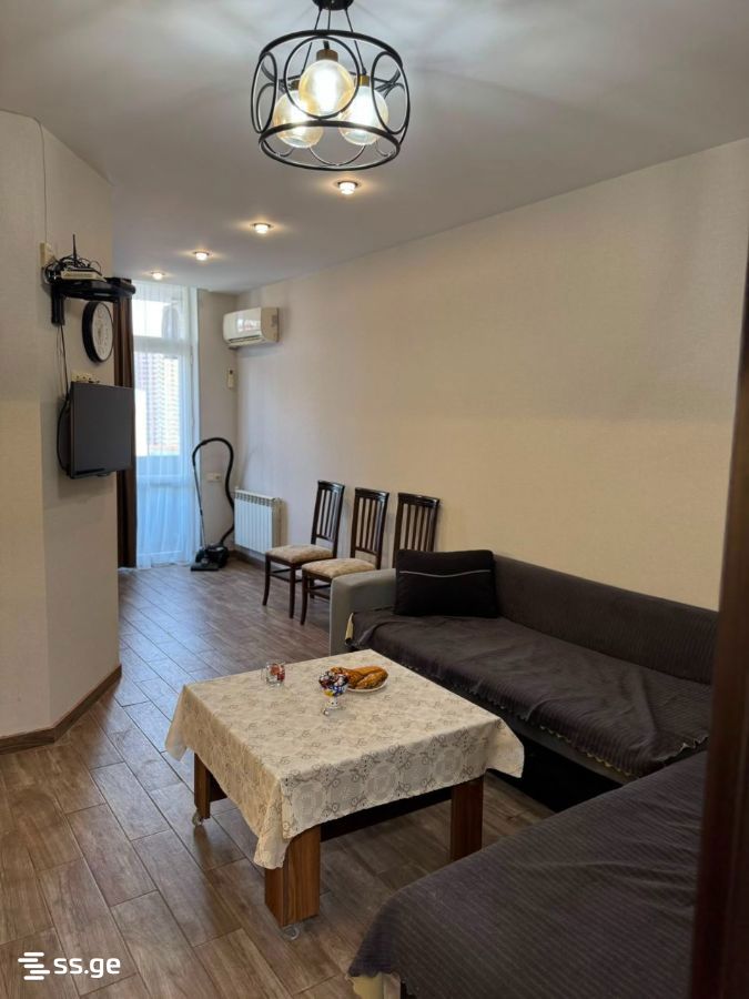 8 - 2 rooms