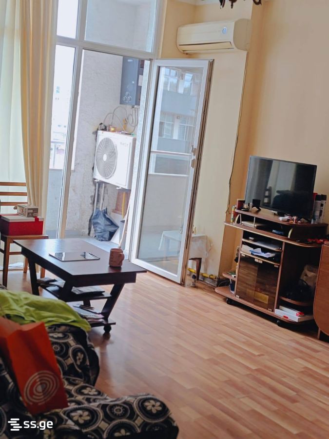 8 - 2 rooms