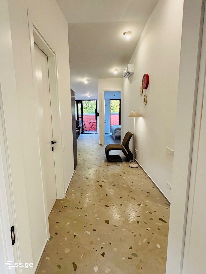 32 - 3 rooms