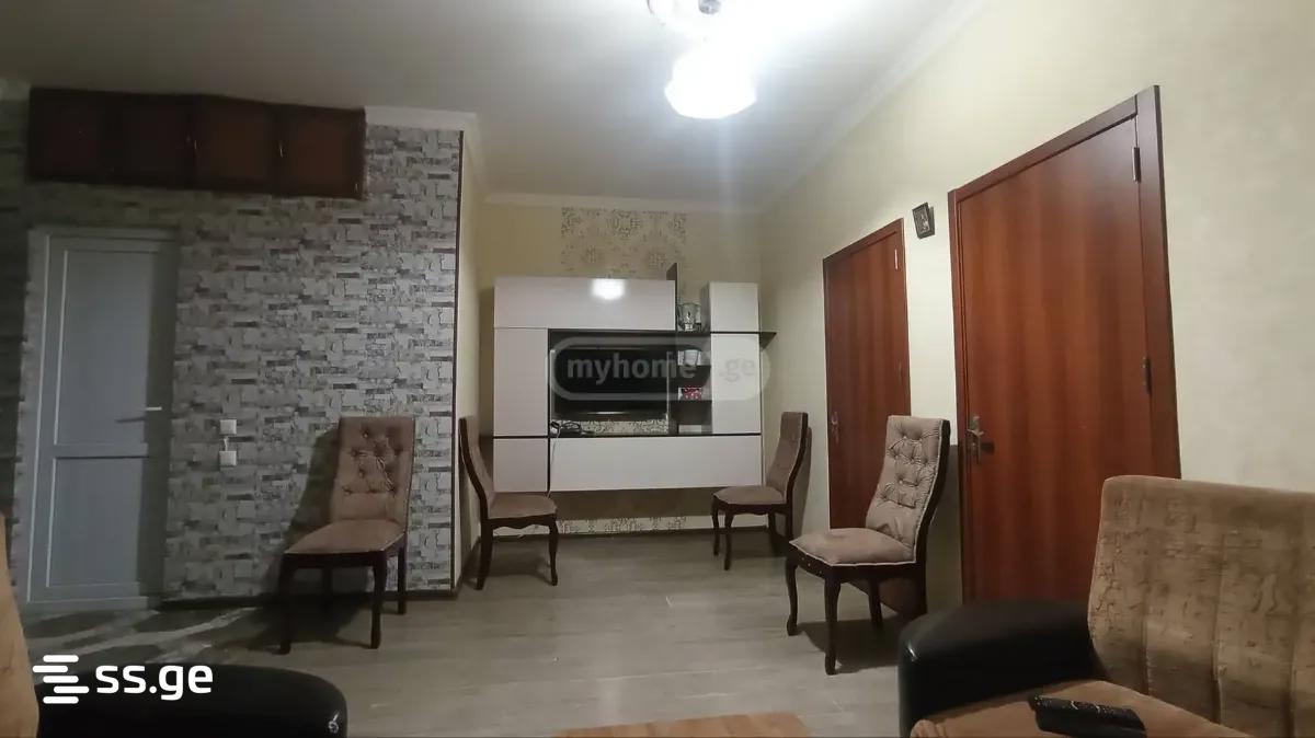 33) 40 - 3 rooms