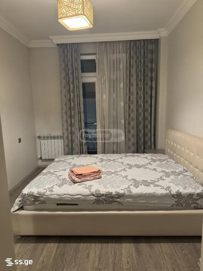 100) 34 - 3 rooms