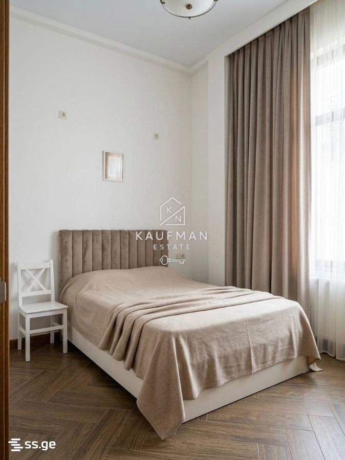 Kandelaki St. 1 - 3 rooms