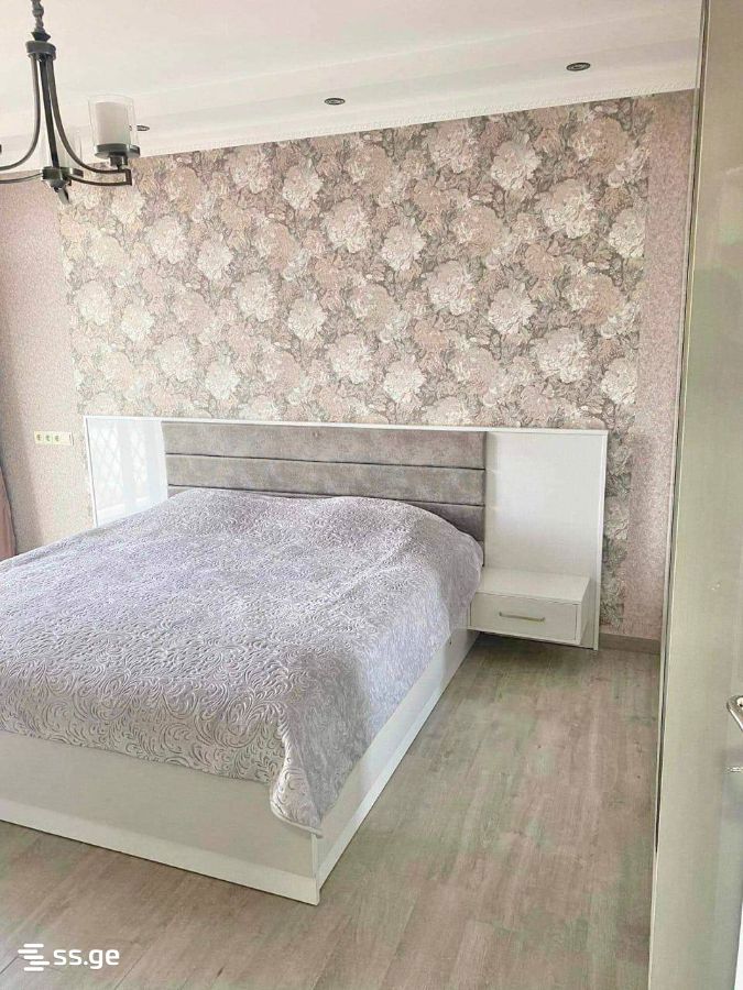 25 - 3 rooms
