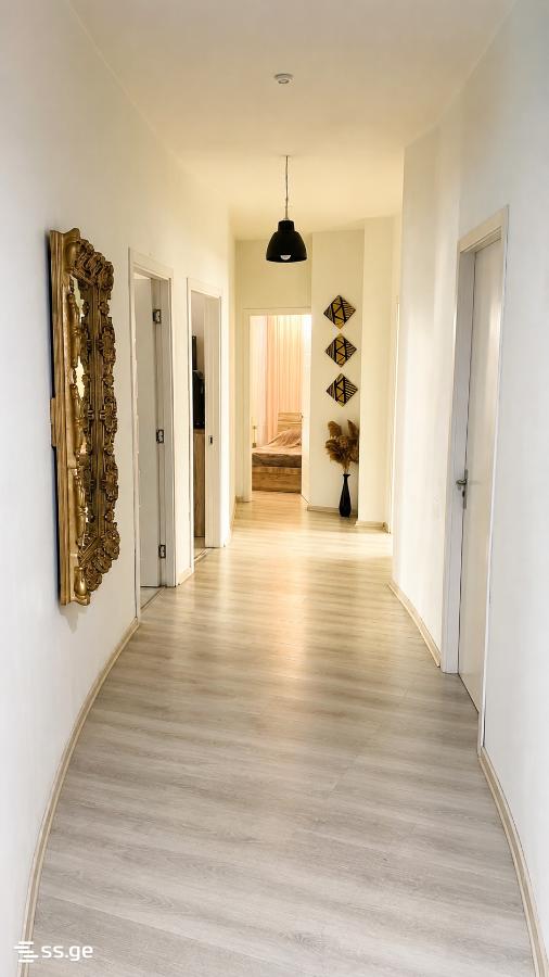 Oniashvili st. 2 - 4 rooms