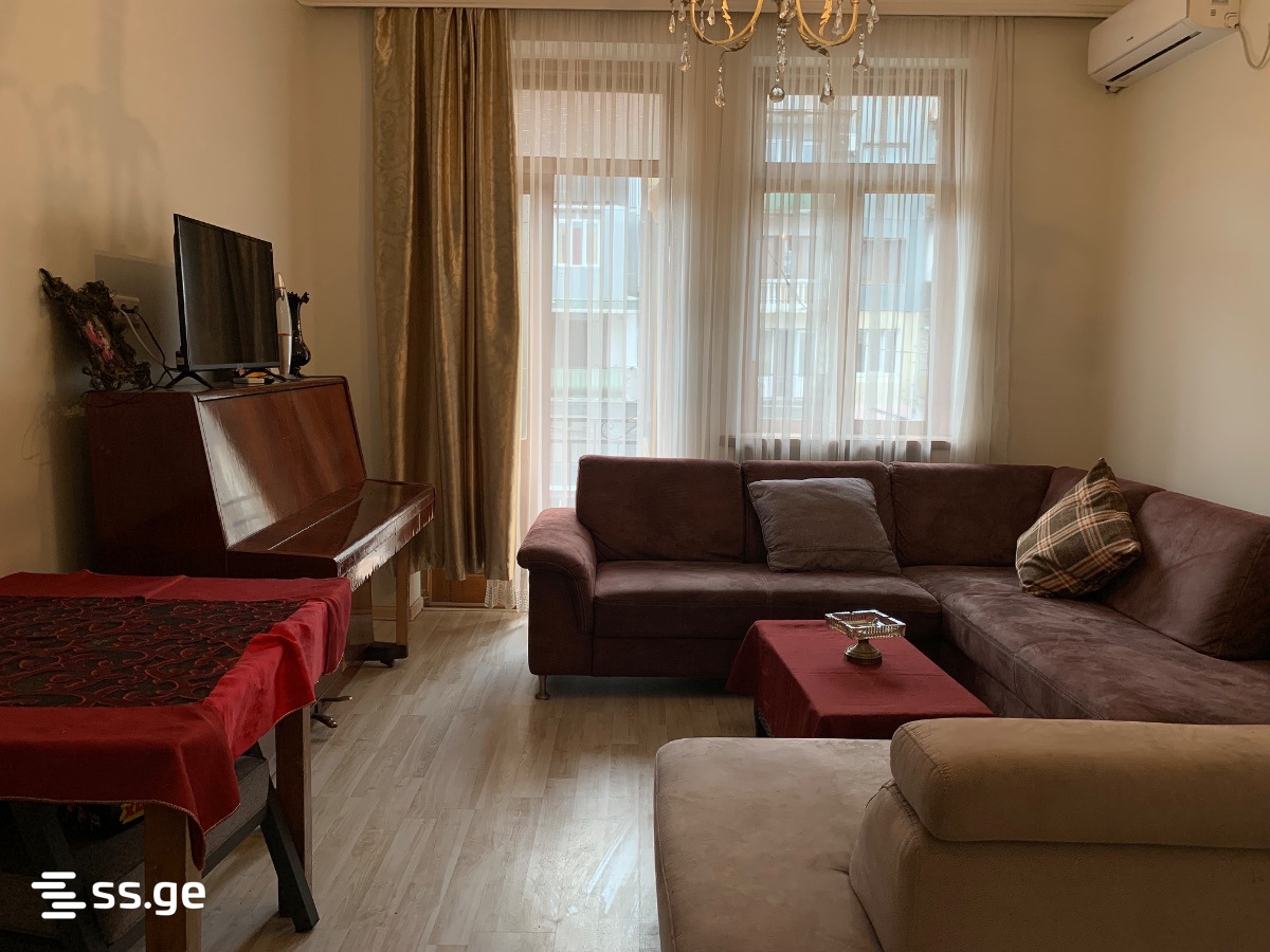 8 - 2 rooms