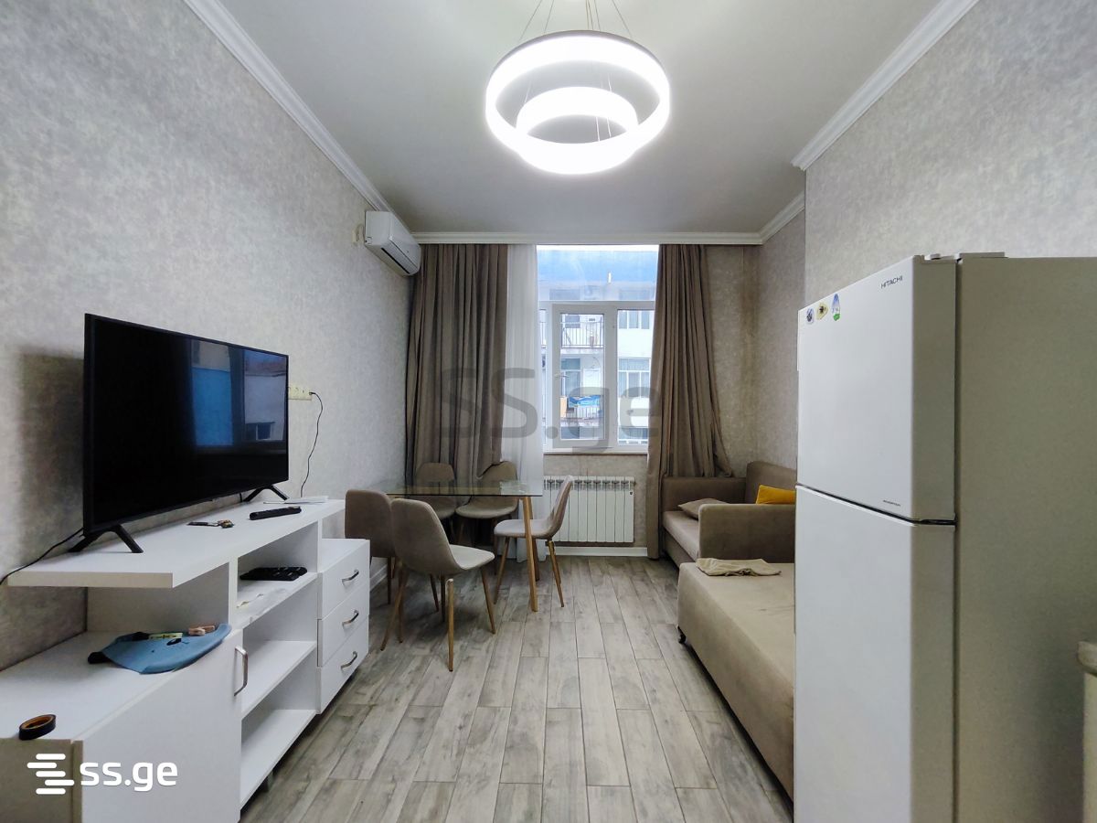 8 - 3 rooms