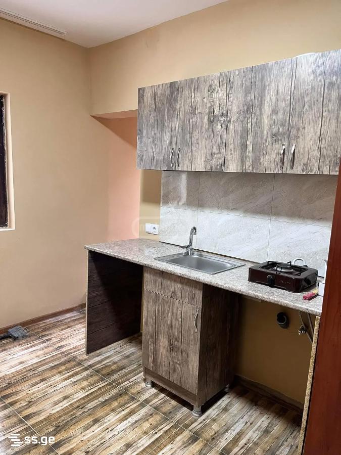 B.Kvernadze st. - 1 rooms