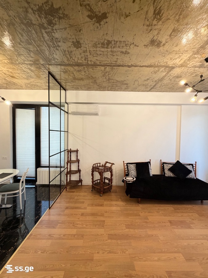 nucubidze st. 131 - 2 rooms