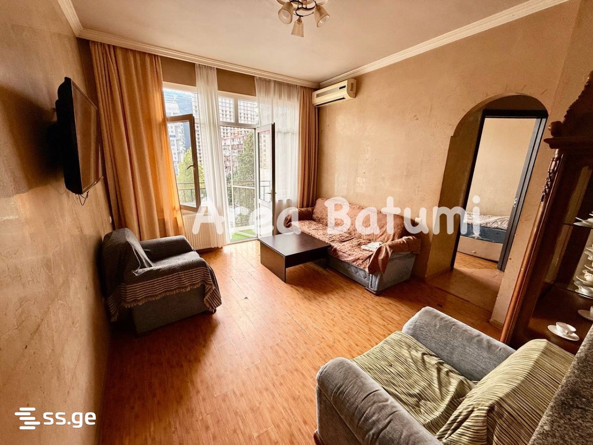 Sh. Inasaridze St. 15 - 4 rooms