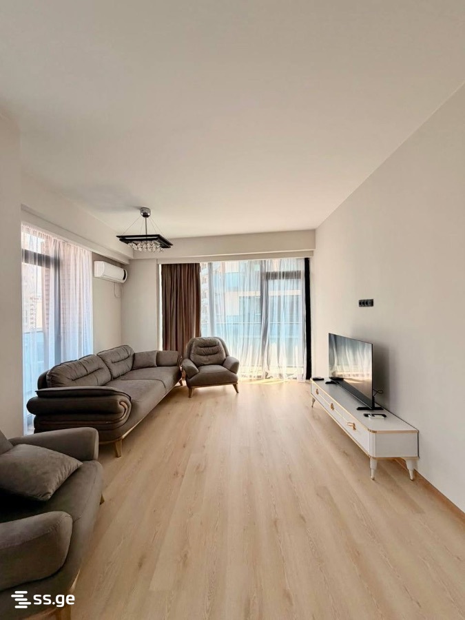 Lech and Maria Kaczynski street 1 - 4 rooms