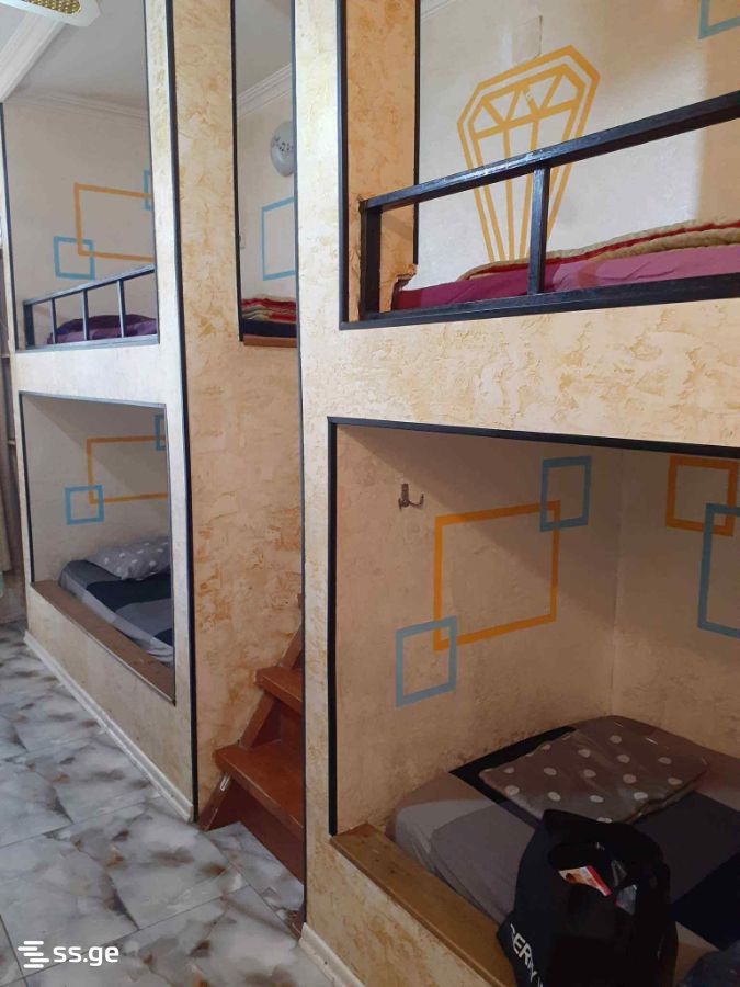 53 - 1 rooms