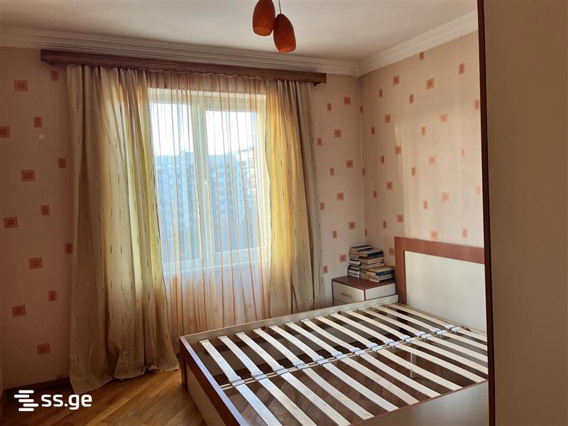 12 - 4 rooms