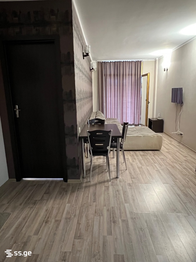 4 - 2 rooms