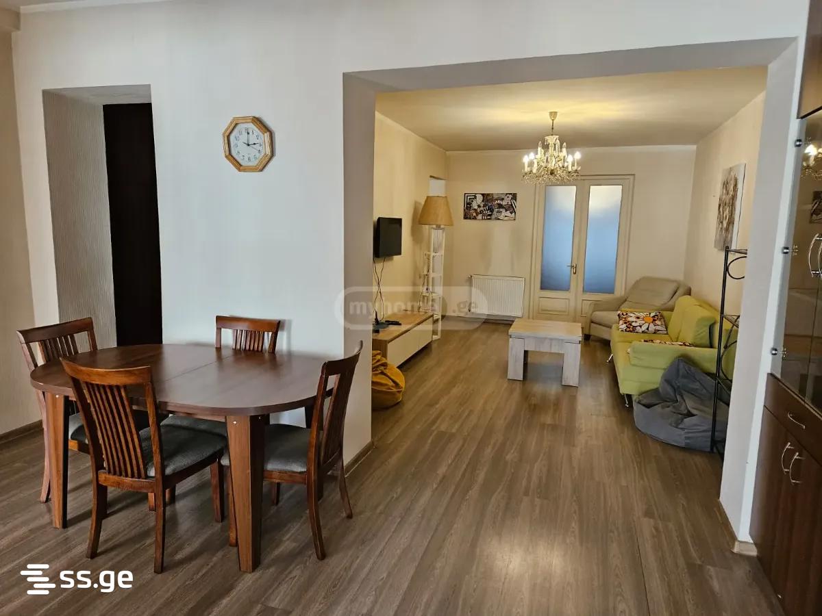 pekini st. 11 - 3 rooms
