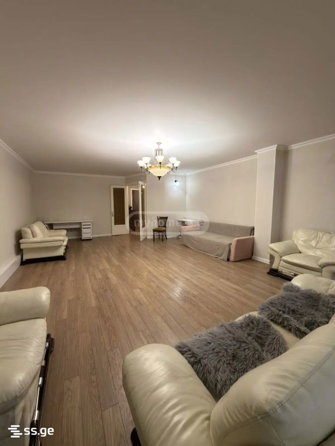 bakhtrioni st. 21 - 3 rooms