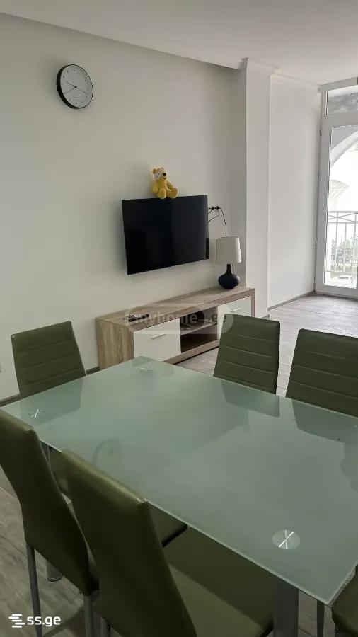 00 - 3 rooms