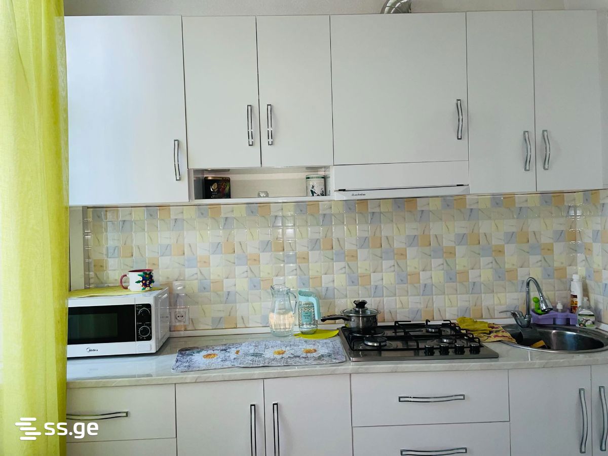 Saakadze st. 8 - 3 rooms