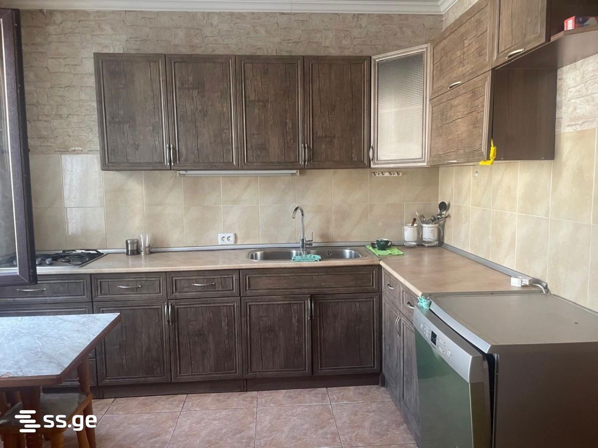 Sukhishvili st. 100 - 4 rooms