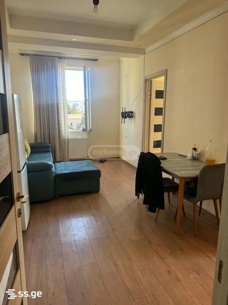 kaloubani st. 7 - 3 rooms