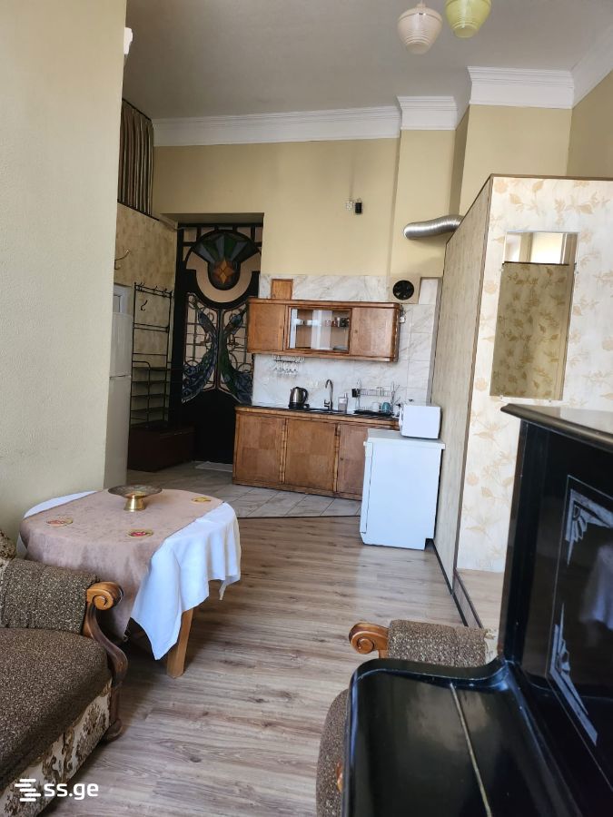 chitaia st. 20 - 4 rooms