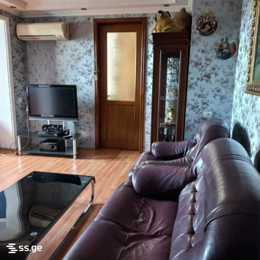 Zviad Gamsakhurdia st. - 3 rooms