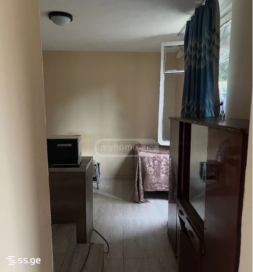 B.Kvernadze st. - 1 rooms