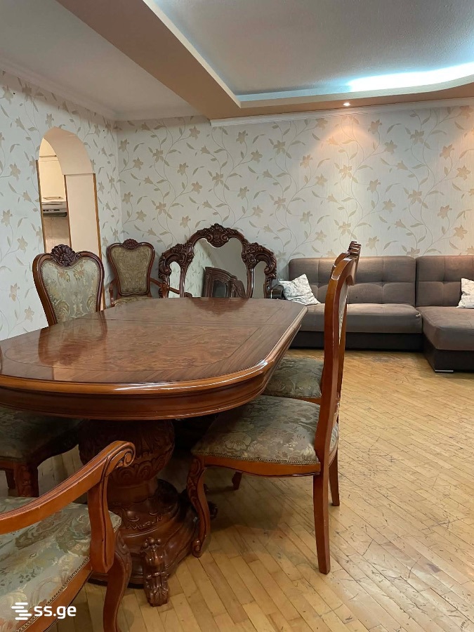 khomleli st. 36 - 4 rooms