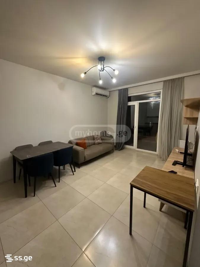 Bob walsh st. - 3 rooms