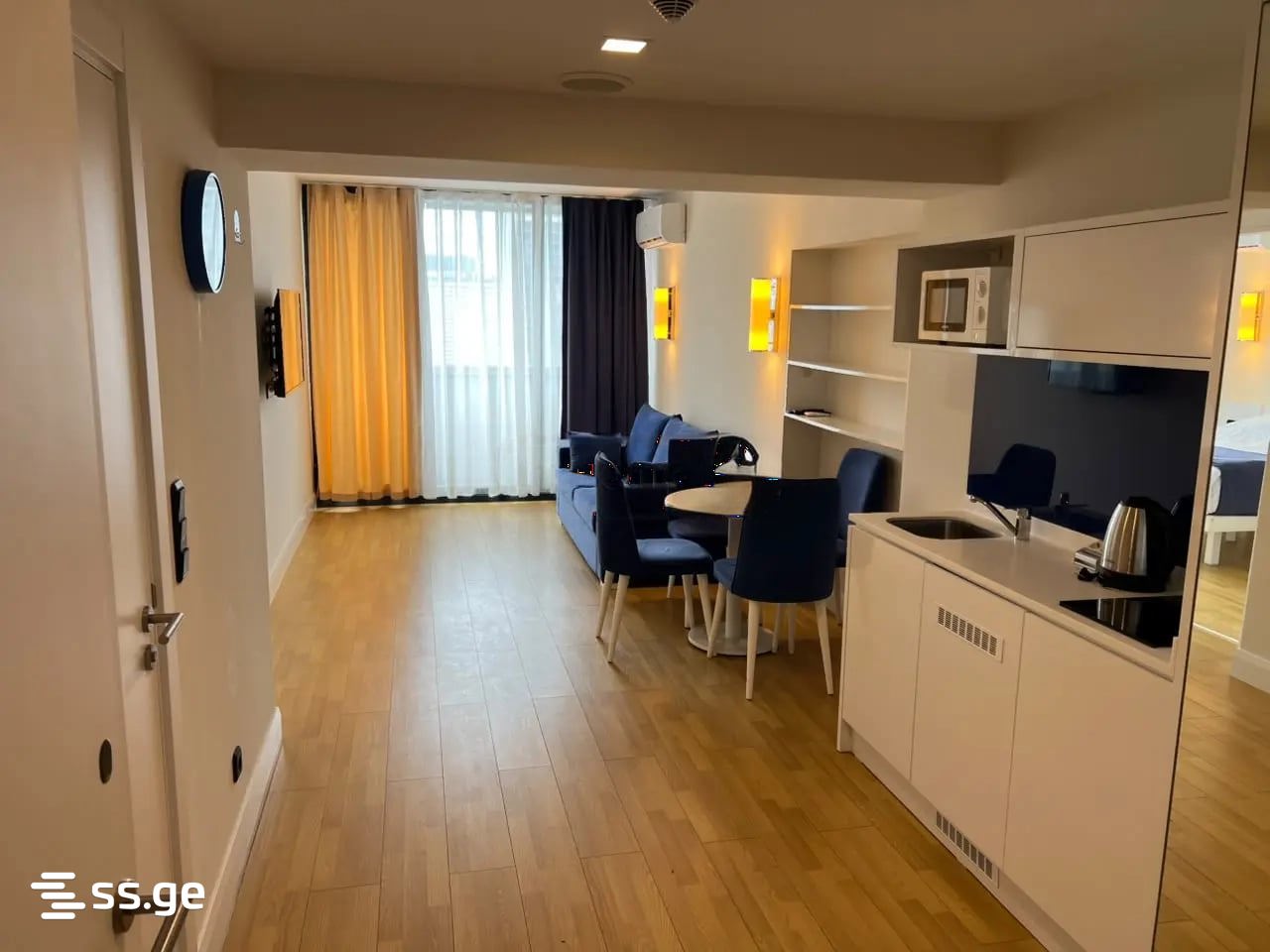 4 - 2 rooms
