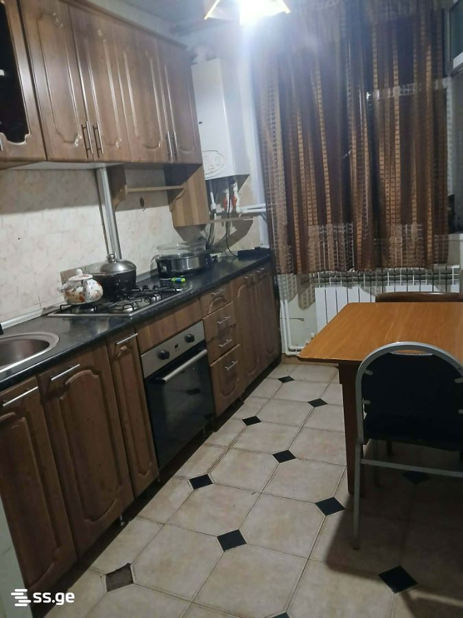 Beri Gabriel Salosi Ave. - 3 rooms
