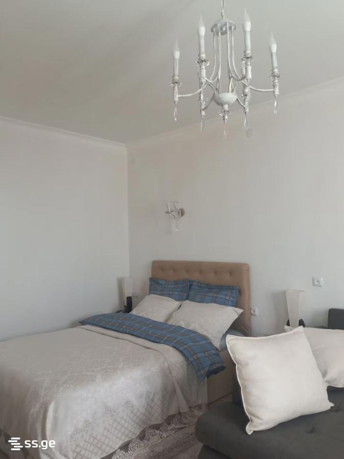 8 - 2 rooms
