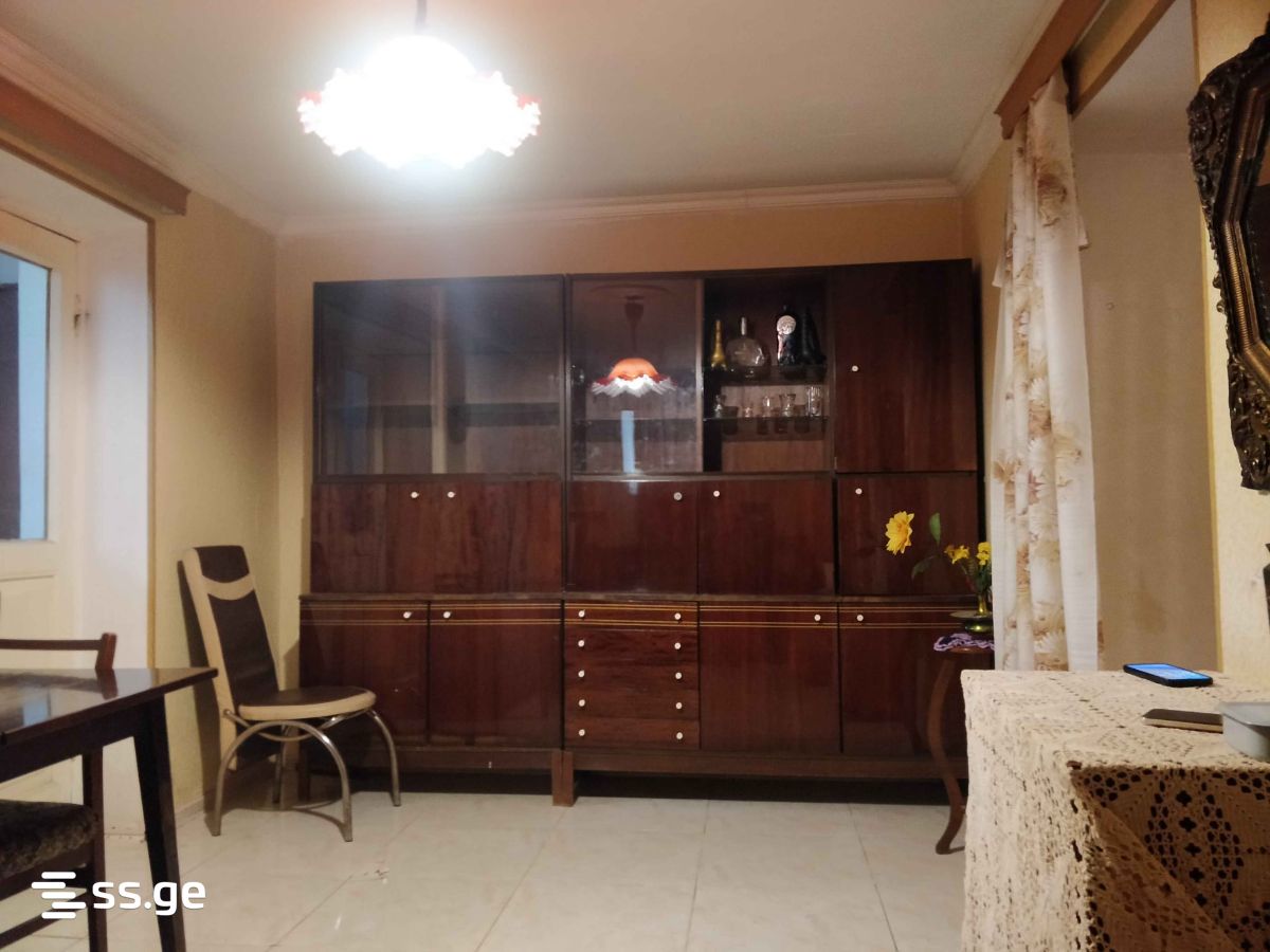 tseronisi st. 145 - 2 rooms