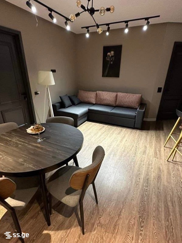 10 - 3 rooms